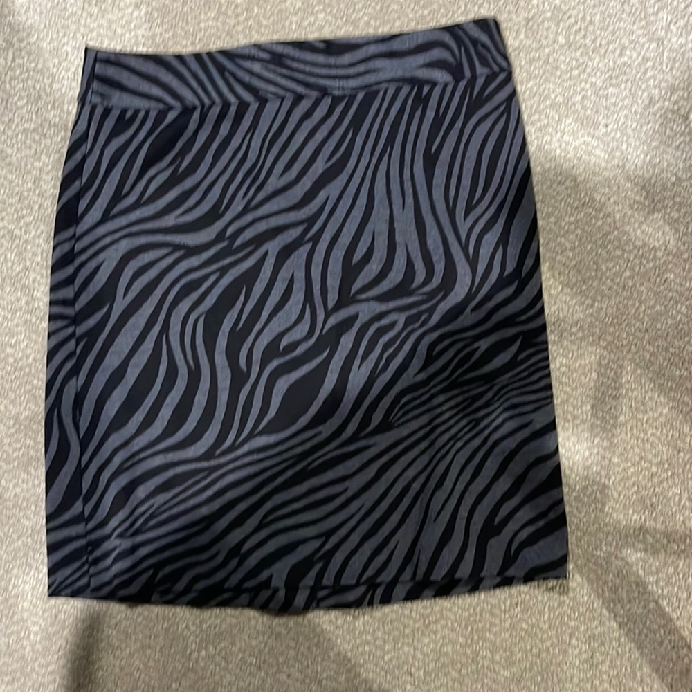 Skirt by studio work size 12 black and gray